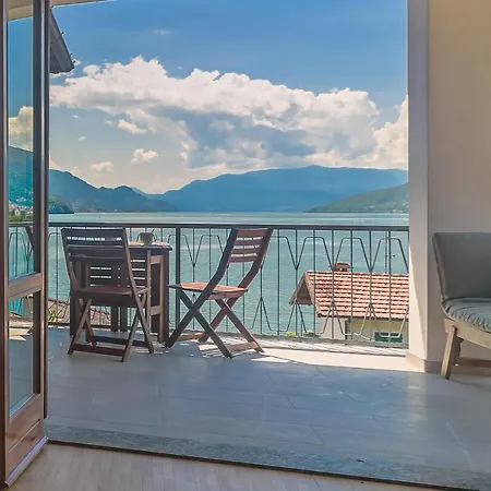 아파트 Stunning View Lakeside - Larihome A11